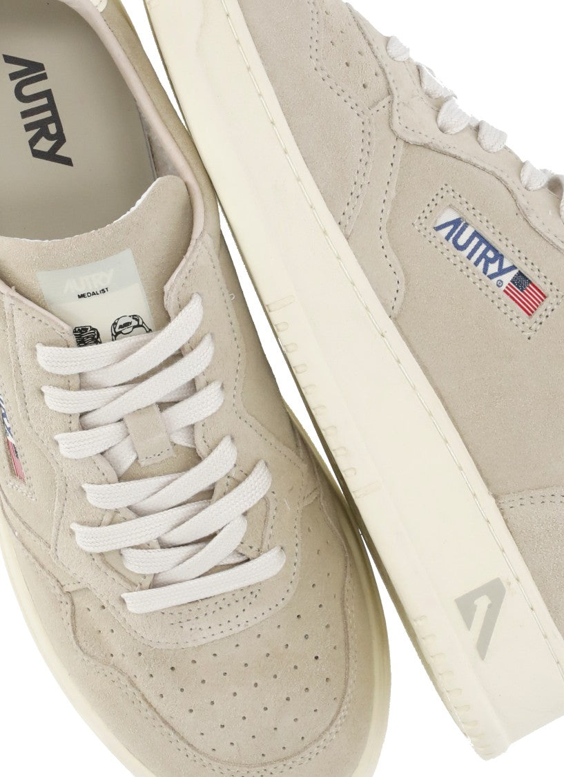 Autry Medalist Low Sneakers