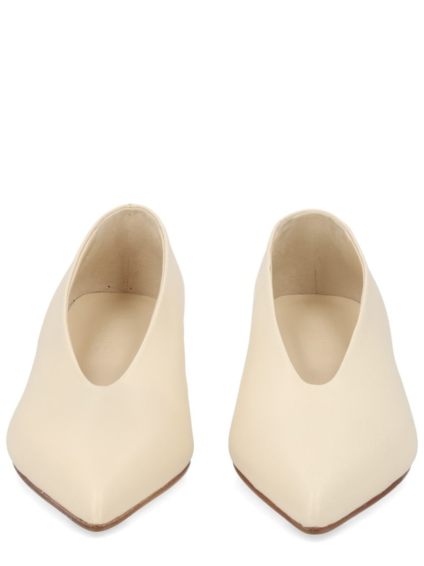 Aeydē Pointed-Toe Décolleté Shoes In Smooth Nappa Leather