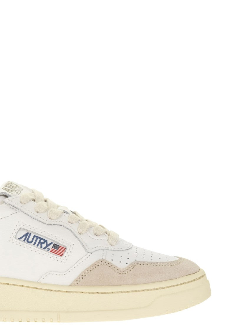 Autry Medalist Low - Leather And Suede Sneakers