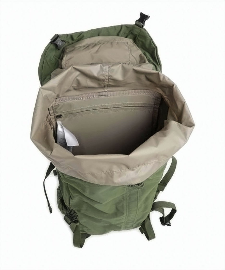 Fjallraven Kanken Durable Green Backpack With Structured Top Flap And Buckle Closures