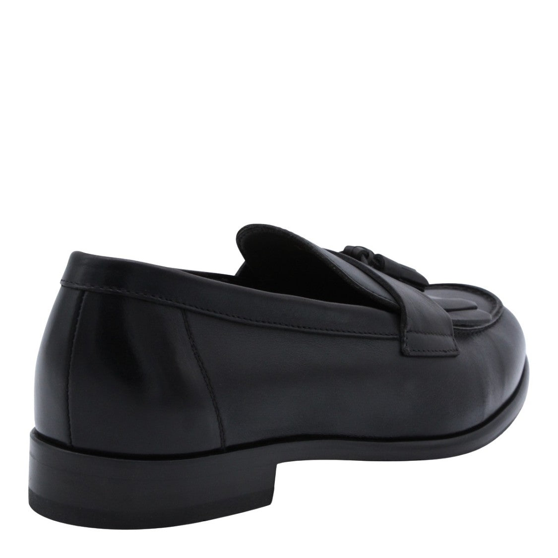 Doucal's Polished Black Loafers With Rounded Toe