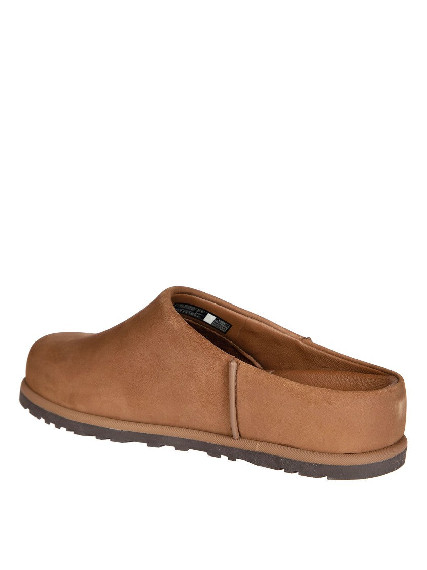 Ugg Matte Finish Smooth Rounded Toe Clogs