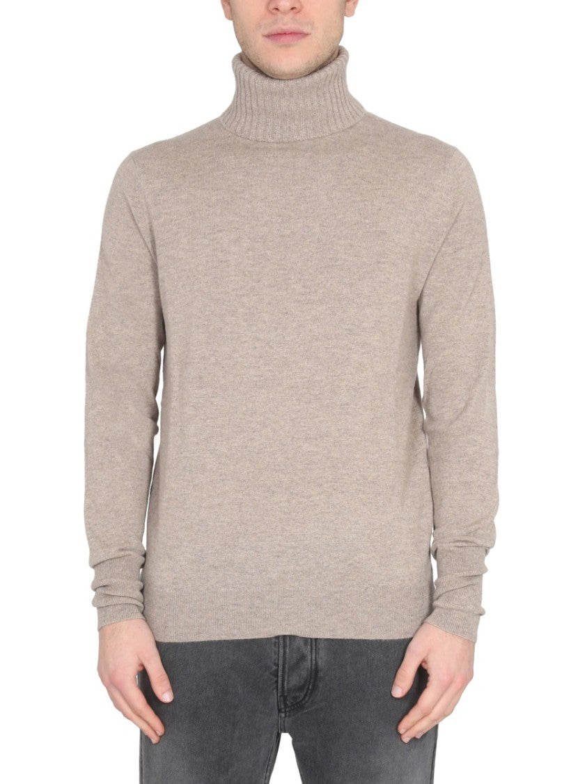 Ballantyne Cross-Neck Ribbed Cashmere Turtleneck Sweater