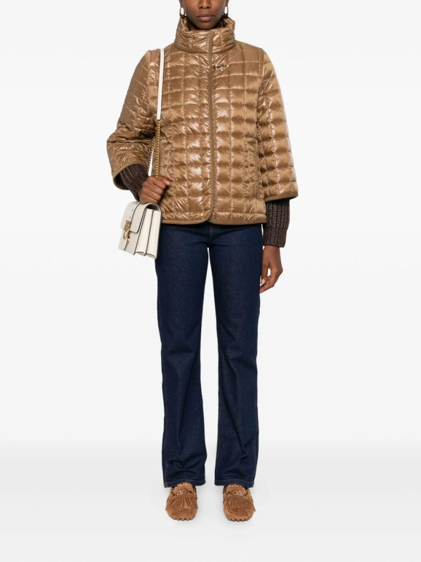 Fay Quilted Cape Sdw+Hook
