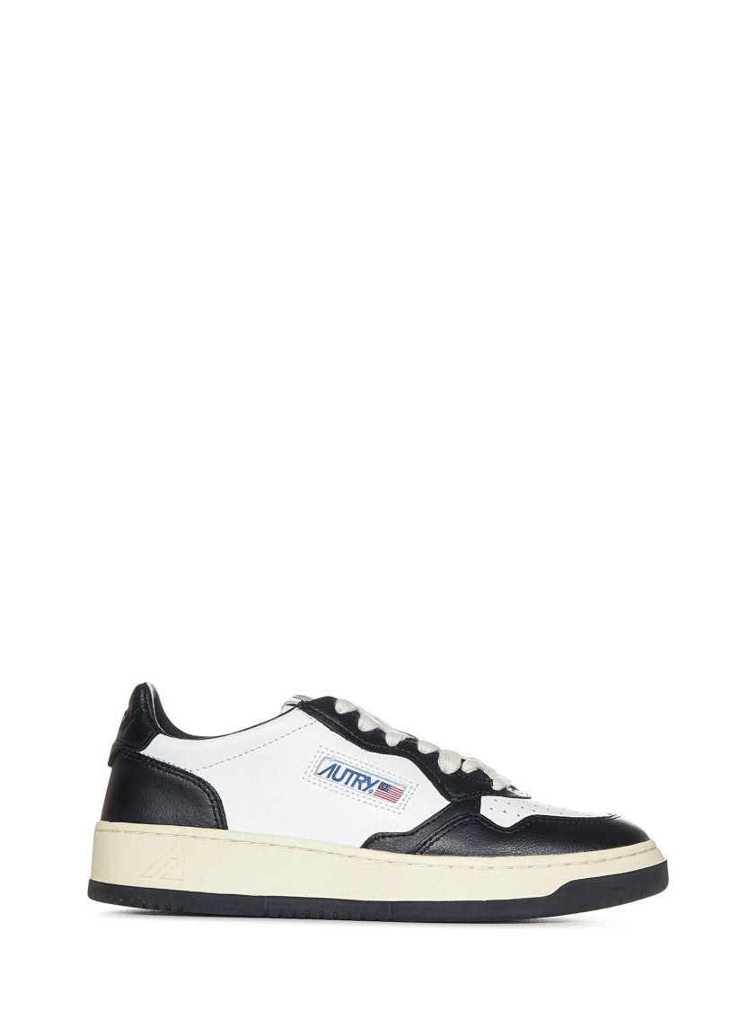 Autry White/Black Lace-Up Sneakers