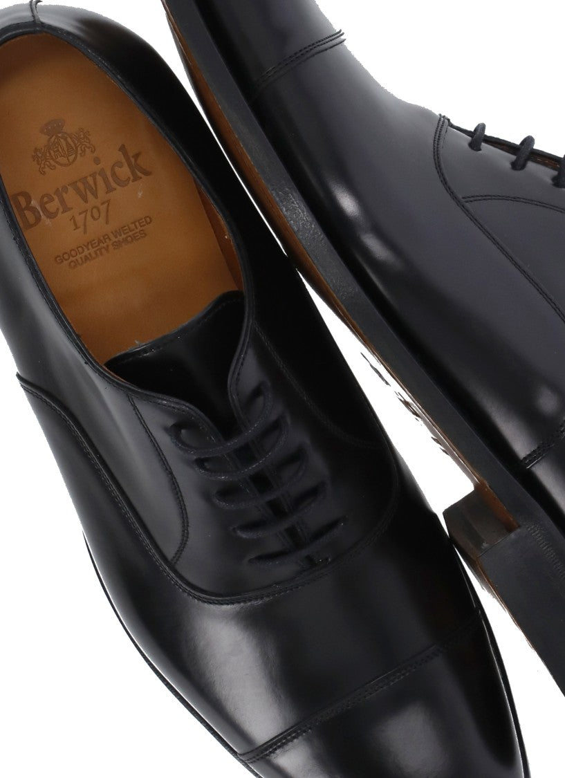 Berwick 1707 Black Smooth Leather Lace-Up Brogues