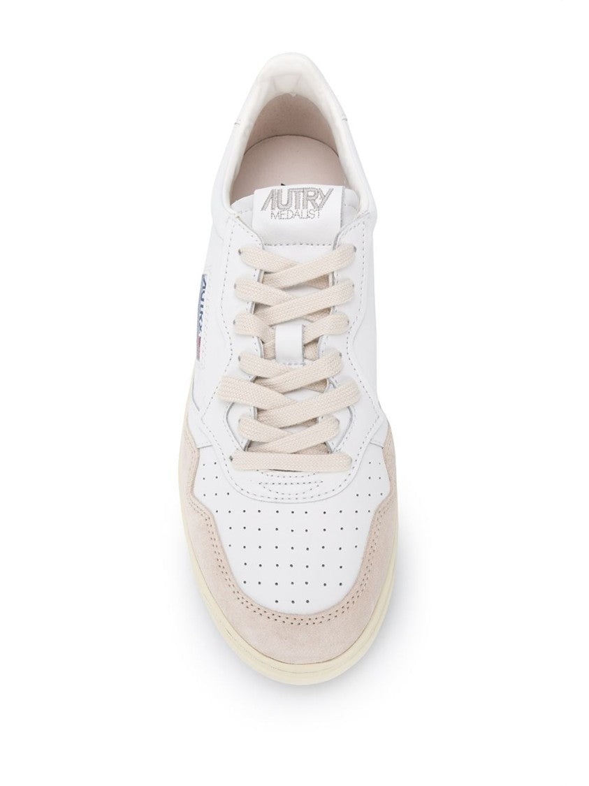 Autry Low-Top White Sneaker With Branded Details And Premium Comfort