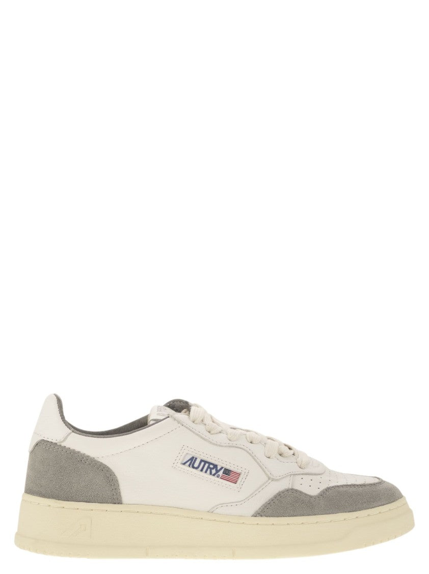 Autry Medalist Low - White Leather And Suede Sneakers In Powder