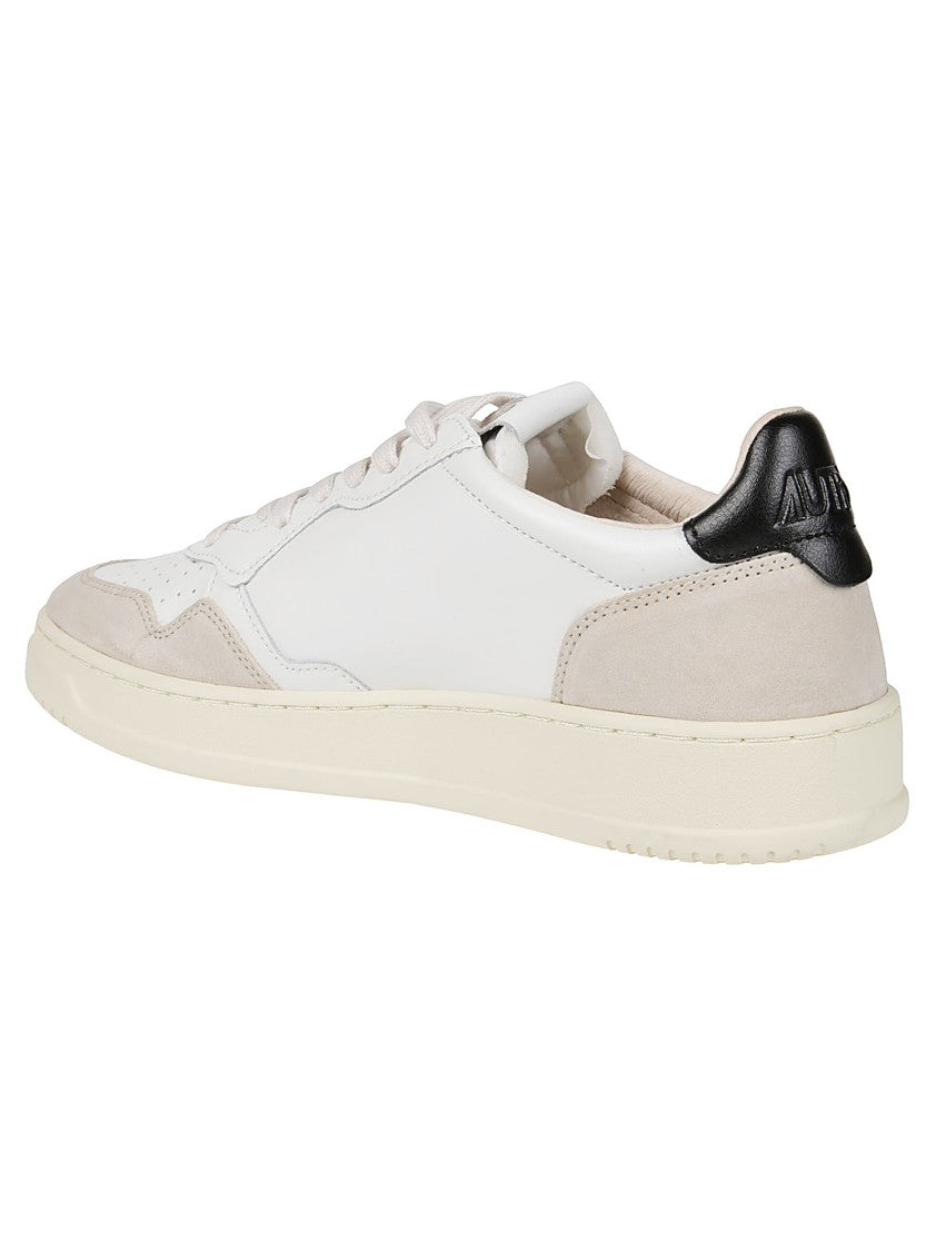 Autry Medalist Low Smooth Leather Sneakers