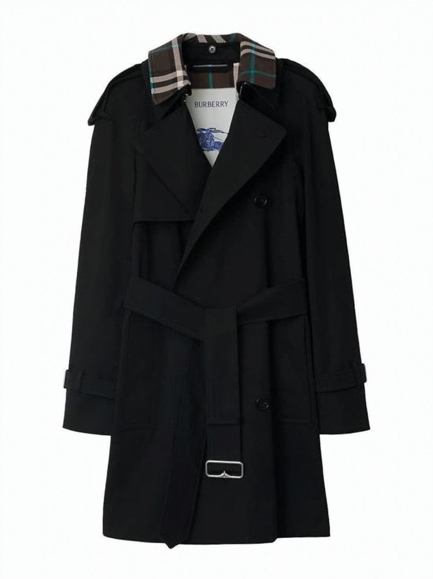 Burberry Classic Trench Coat With Distinctive Plaid Lining