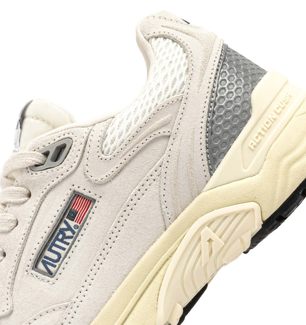 Autry Women’S Hyperway Suede Running Shoes