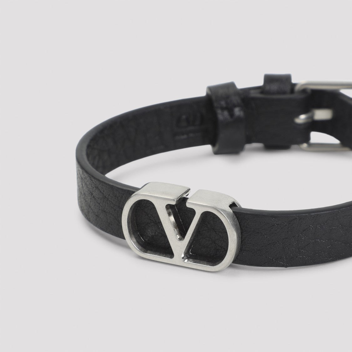 Valentino Garavani Textured Leather Bracelet With Polished Metal Buckle