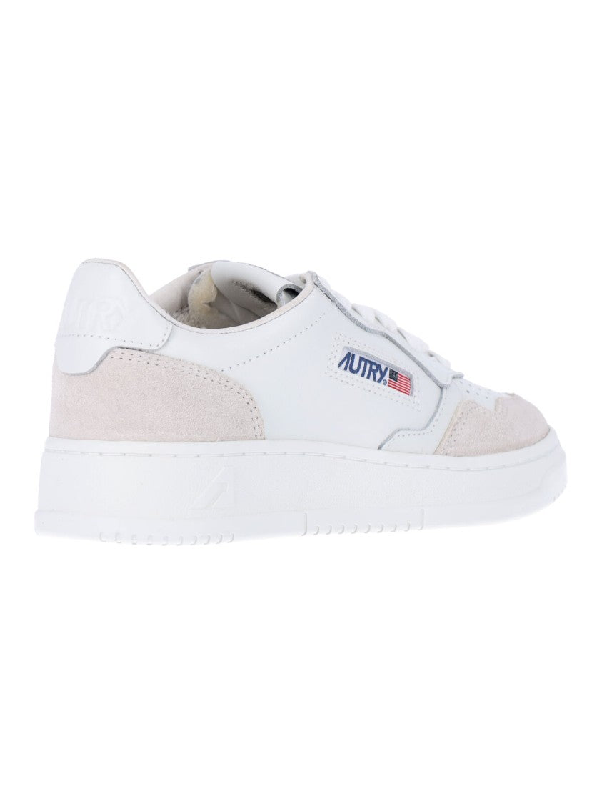 Autry Round Toe Low-Top Sneakers With Lace Closure