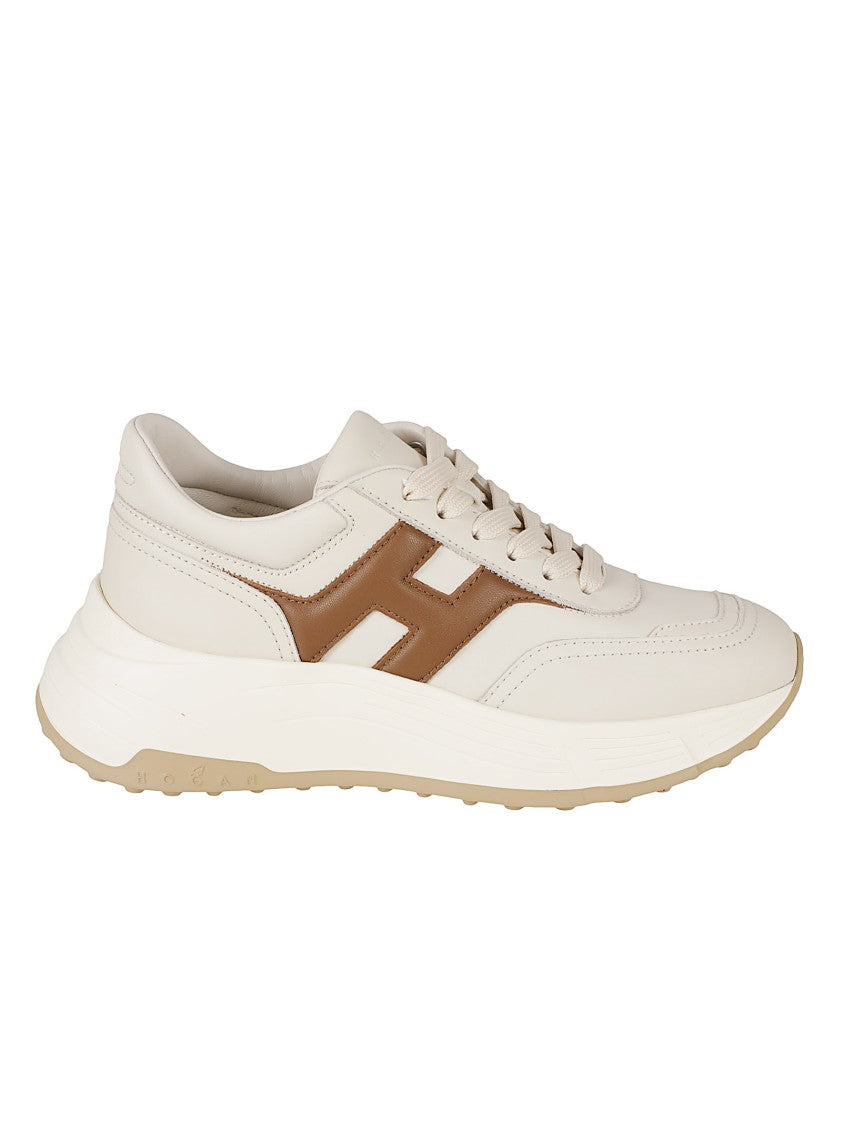 Hogan Low-Top Sneakers With Prominent Leather Emblem And Cushioned Sole