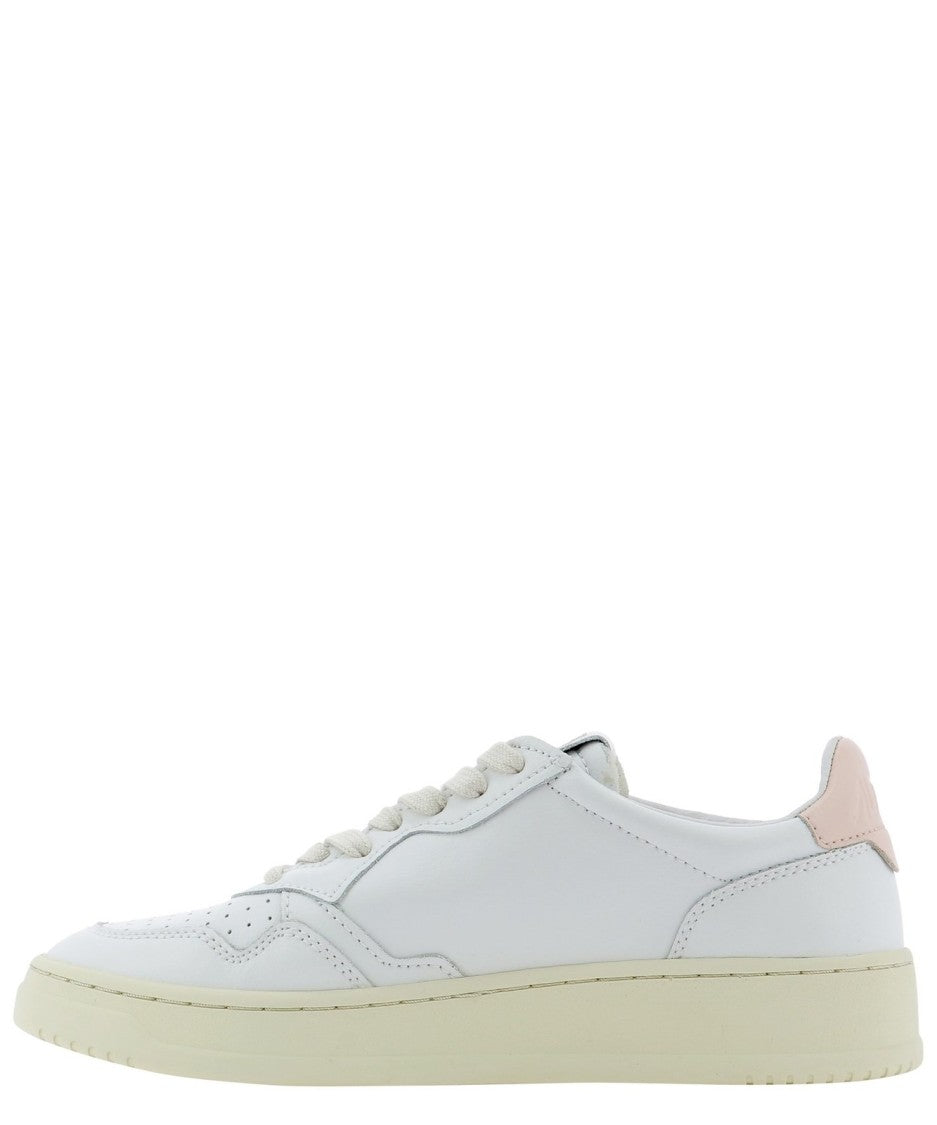 Autry Low-Top Sneakers With Clean Design And Timeless Appeal