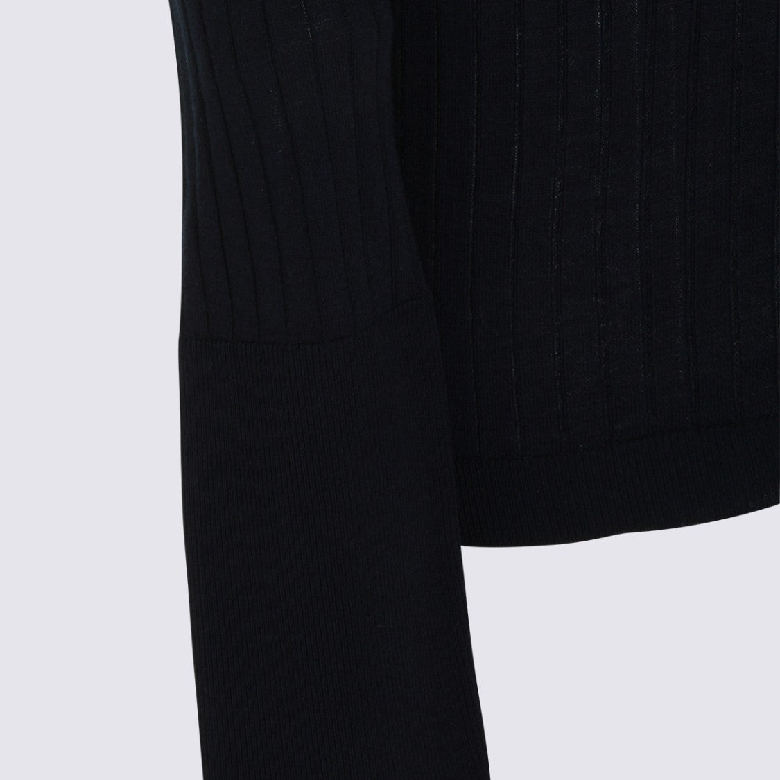 Malo Sleek Long-Sleeved Sweater With Deep V-Neckline And Ribbed Texture