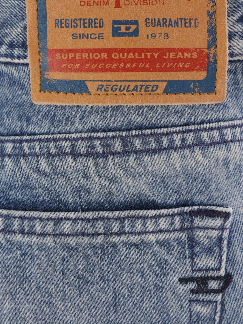 Diesel Straight-Cut Classic Denim Jeans With Subtle Stitching