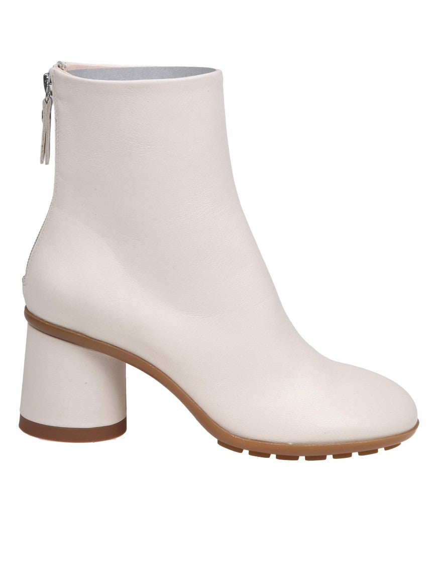 Agl Curvy Ankle Boots In Chalk Color Leather