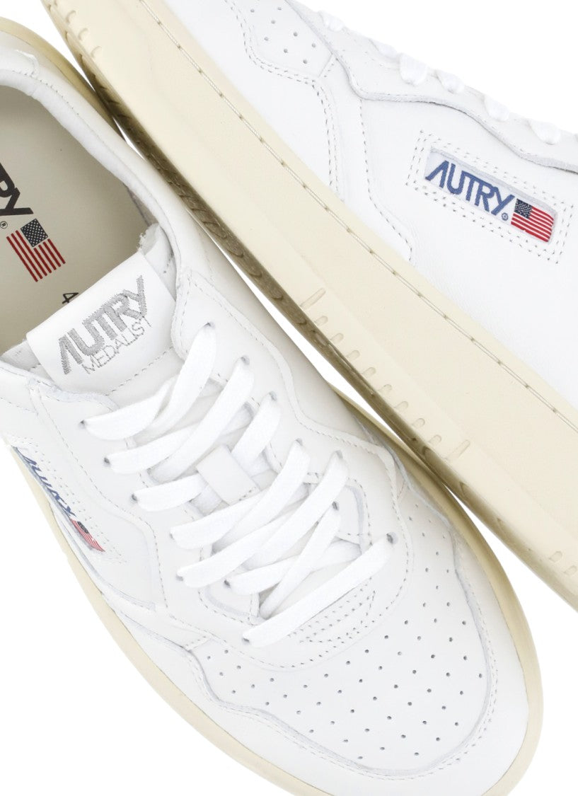 Autry Medalist Low Sneakers