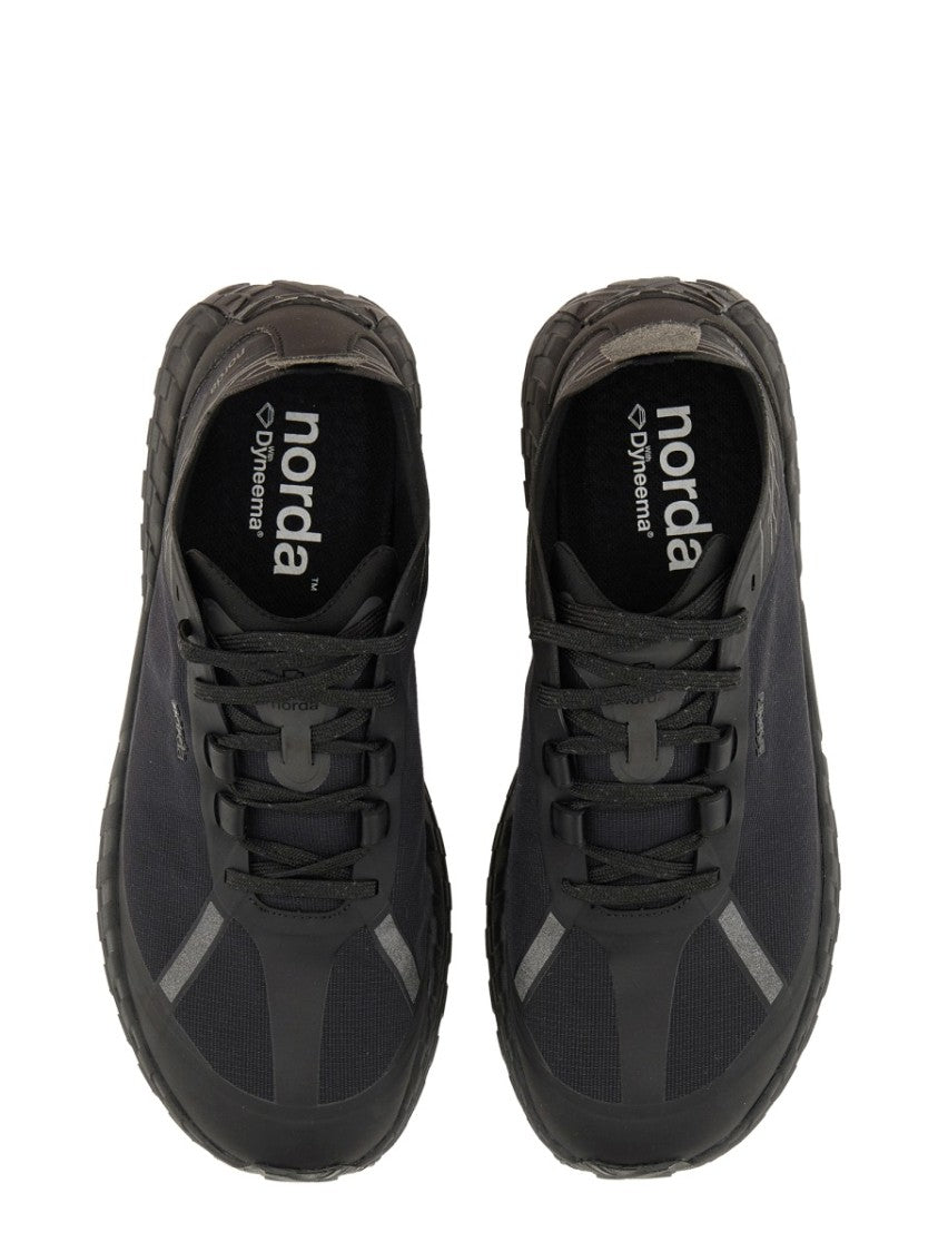 Norda Streamlined Black Sneakers With Rugged Sole