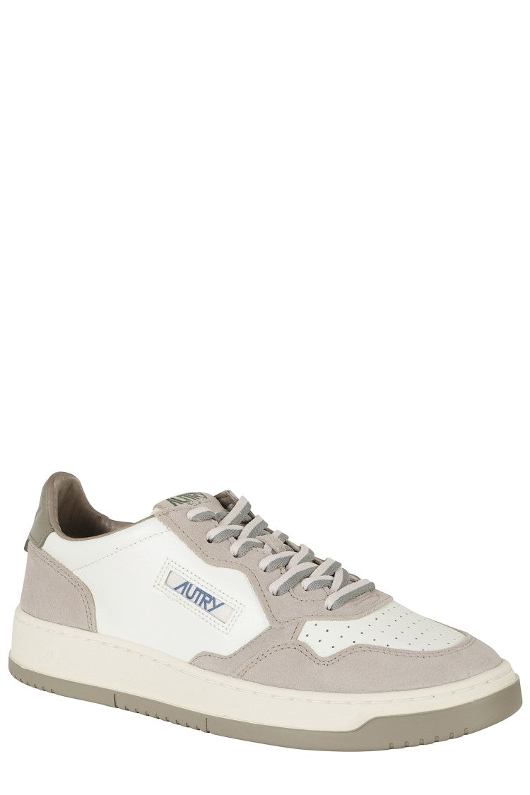 Autry White Licorice Medalist Low Two-Tone Laces Leather Sneakers