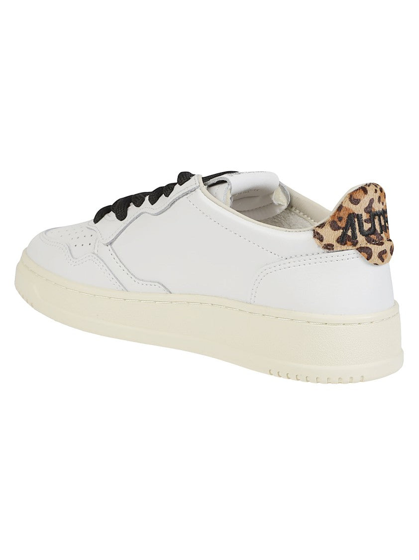 Autry Medalist Low Perforated Cow Leather Sneakers