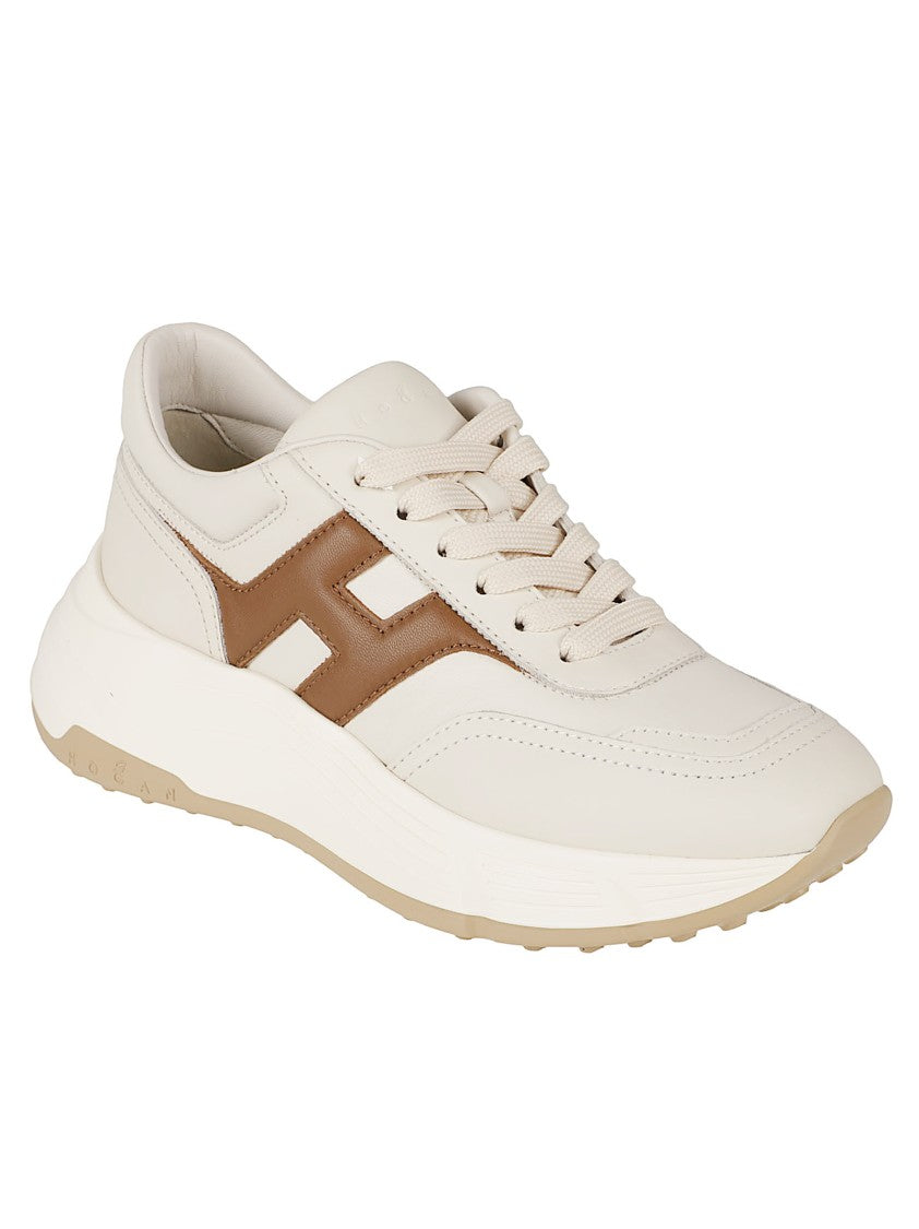 Hogan Low-Top Sneakers With Prominent Leather Emblem And Cushioned Sole