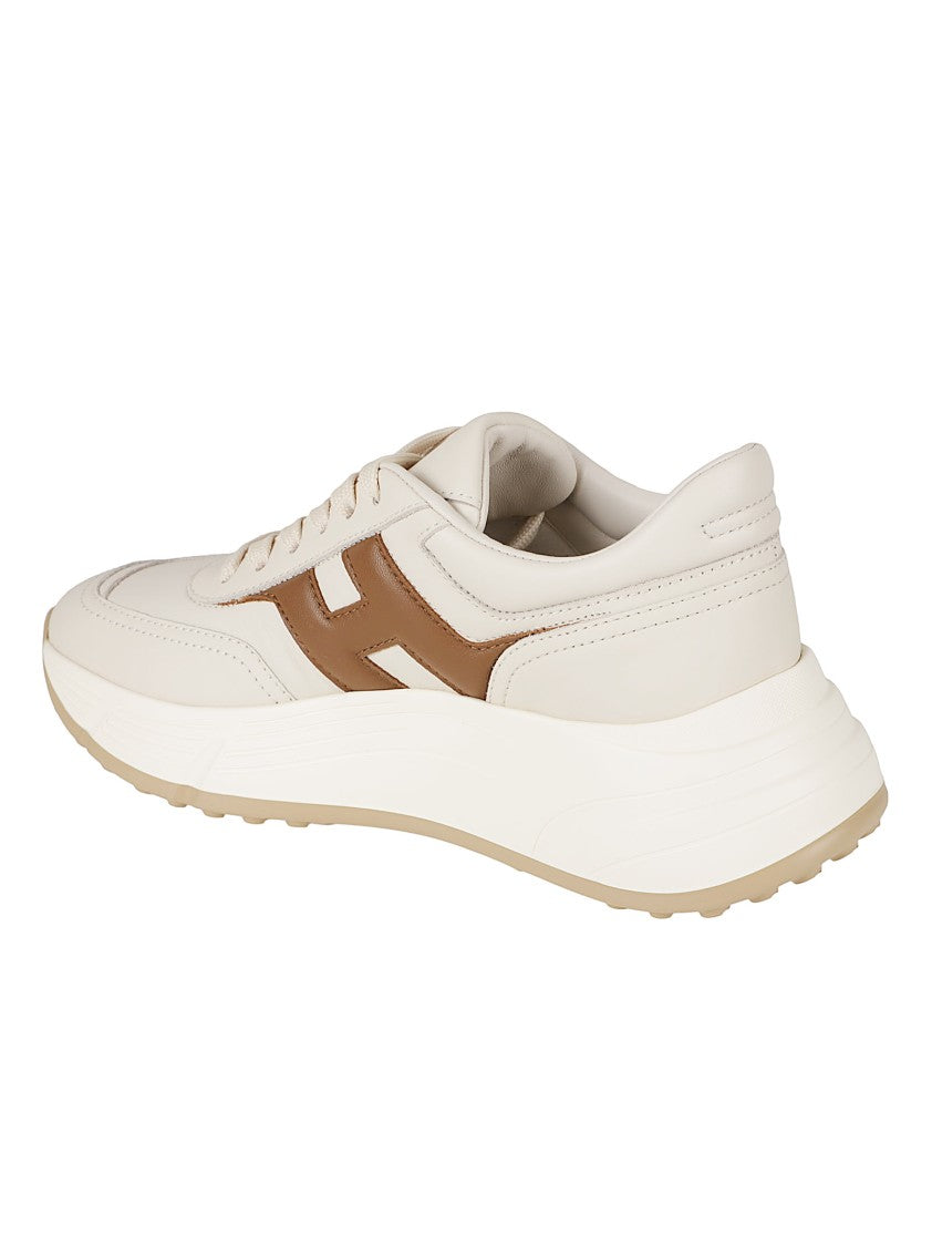 Hogan Low-Top Sneakers With Prominent Leather Emblem And Cushioned Sole