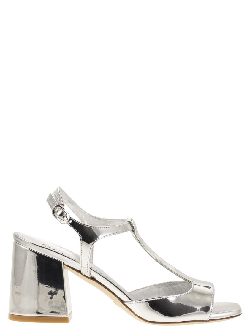 Stuart Weitzman Flareblock - Mirrored Leather T-Sandal