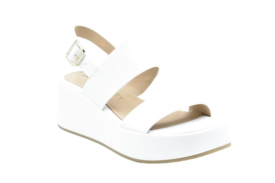 Janet & Janet White Laced Comfort Elegance Low Shoes