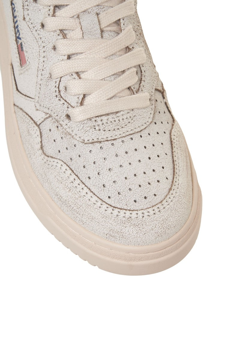 Autry 'Medalist Low' Leather Sneakers