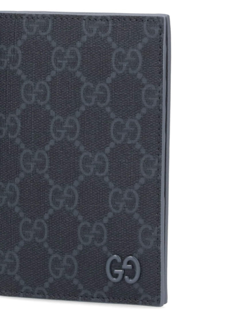 Gucci "Gg" Bi-Fold Passport Holder – Black