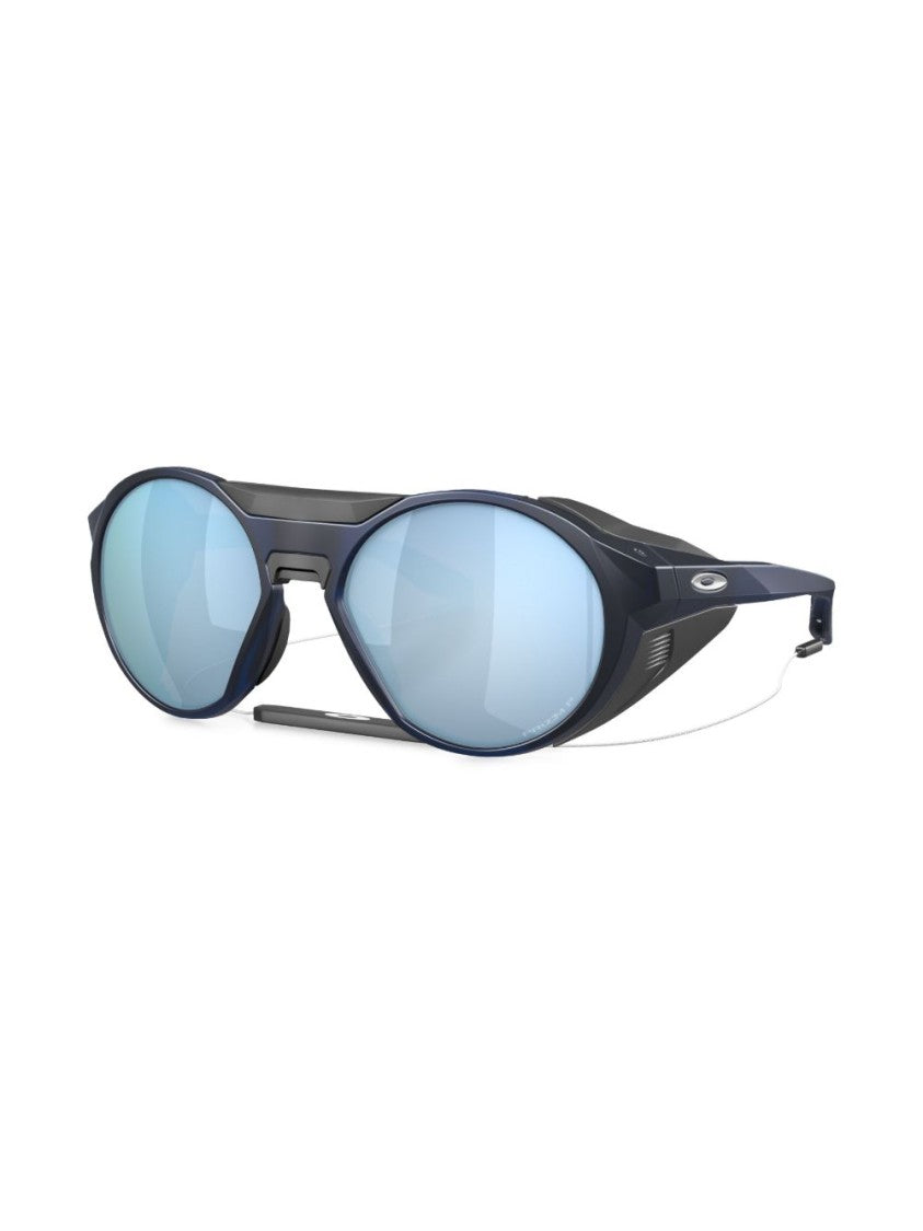Oakley Bold Black Clifden Sunglasses With Aerodynamic Design