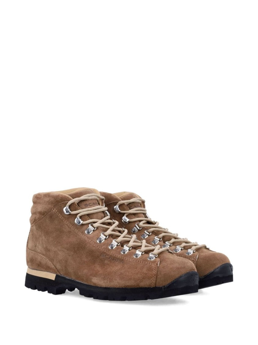 Scarpa Suede Minimalist Mid-Top Sneakers