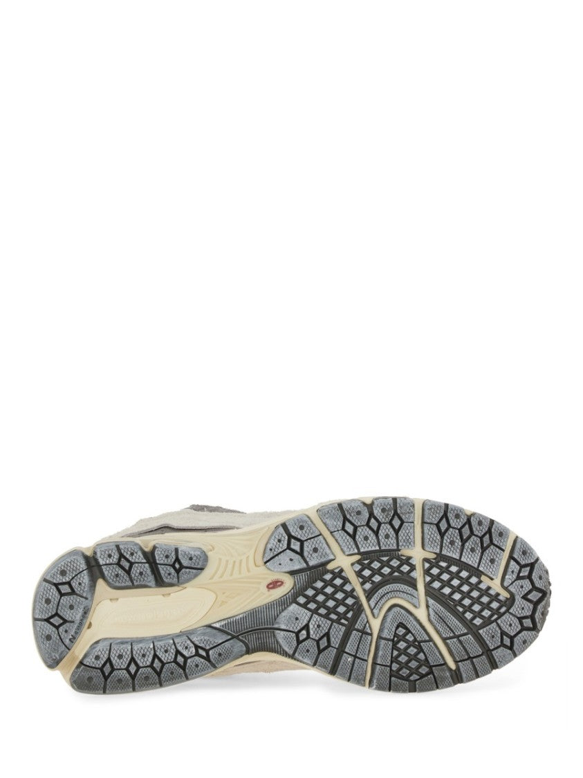 New Balance Layered Mesh And Suede Sneakers With Retro Aesthetic