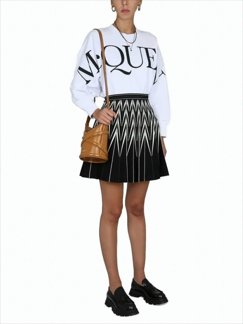 Alexander Mcqueen Relaxed Fit Long-Sleeve T-Shirt With Bold Oversized Print