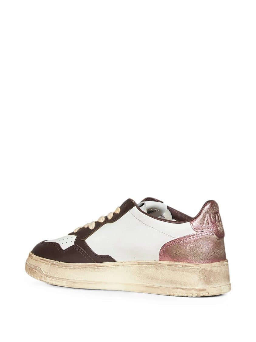 Autry Sup Vint Low Wom Metallic Accent Leather Sneakers