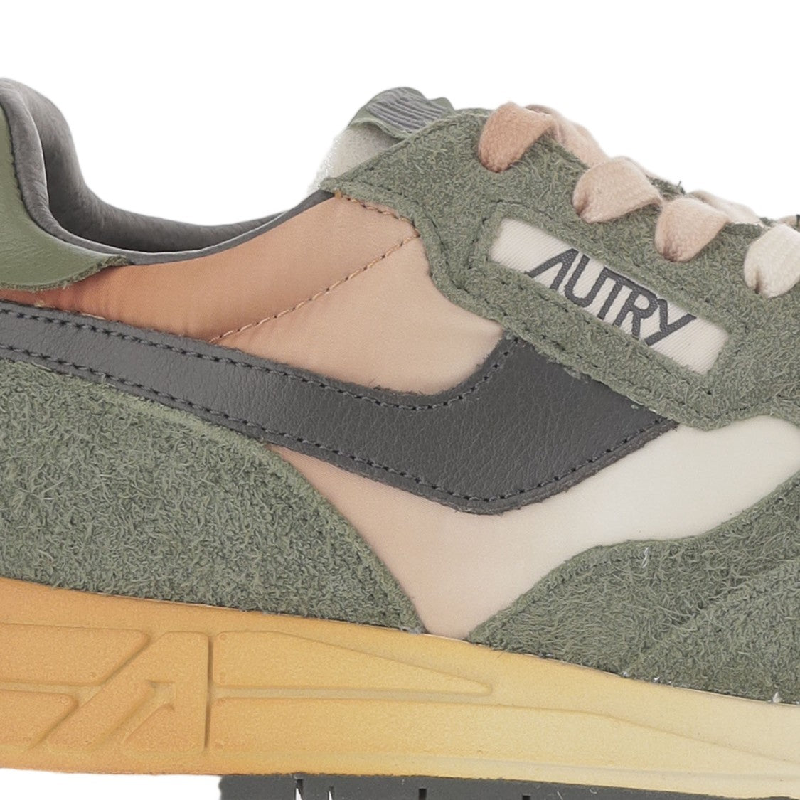 Autry Round Toe Sneakers With Contrast Padded Heel