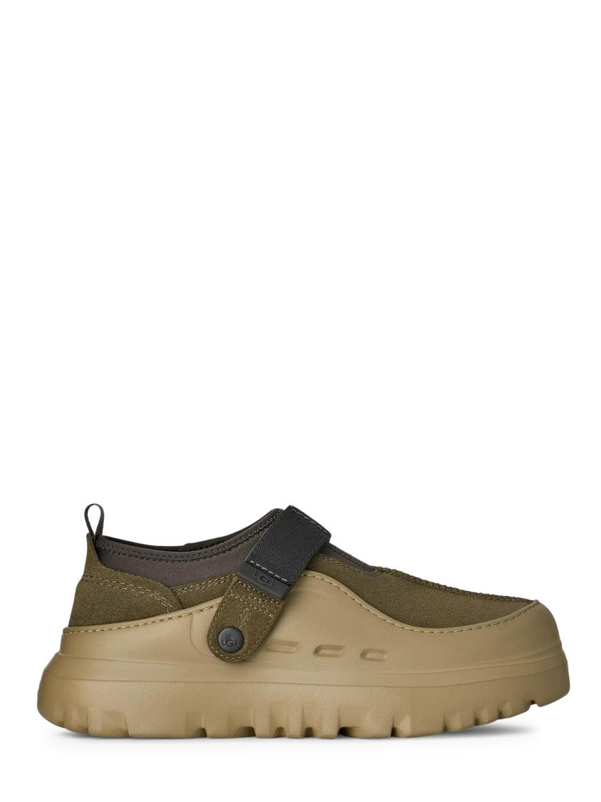 Ugg Low-Cut Flat Shoes With Minimalistic Design