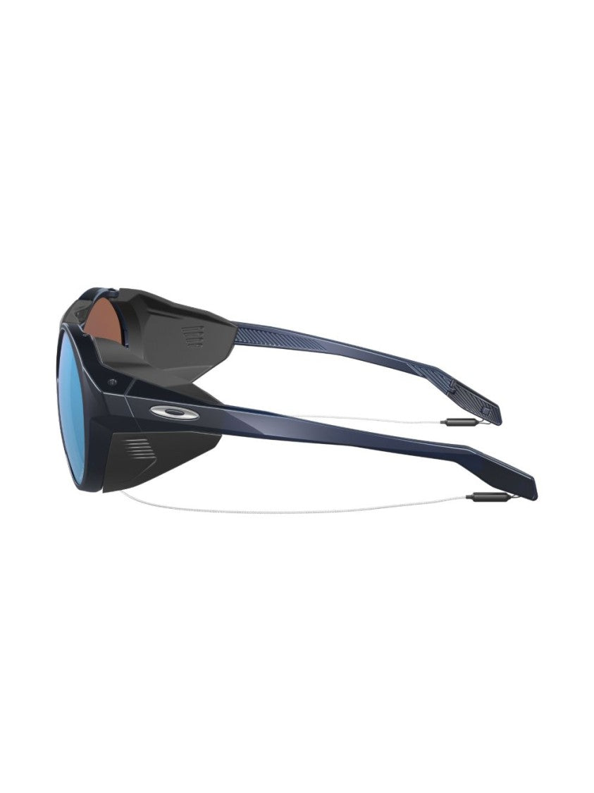 Oakley Bold Black Clifden Sunglasses With Aerodynamic Design