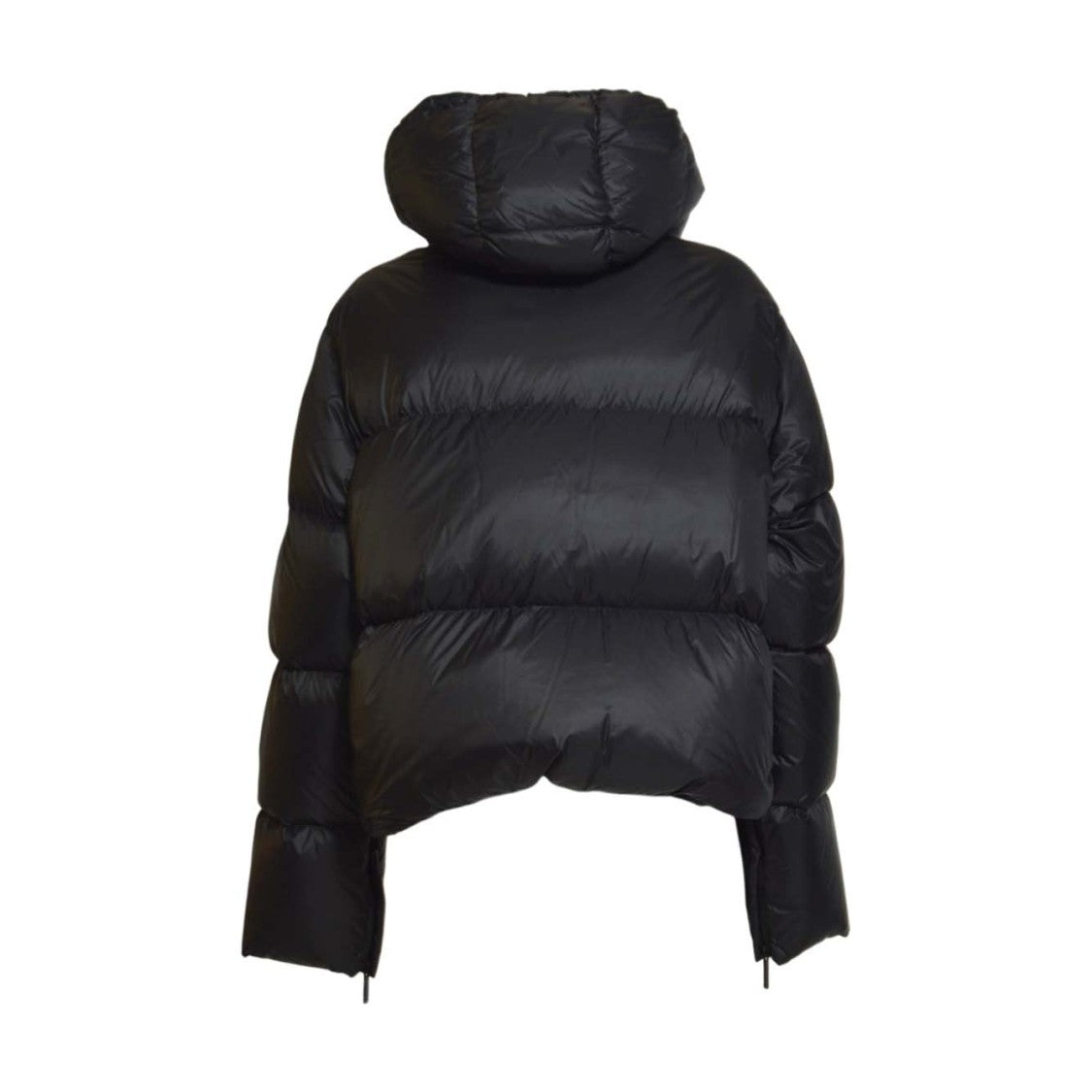 Solotre Tailored Minimalist Black Coat With Structured Fit