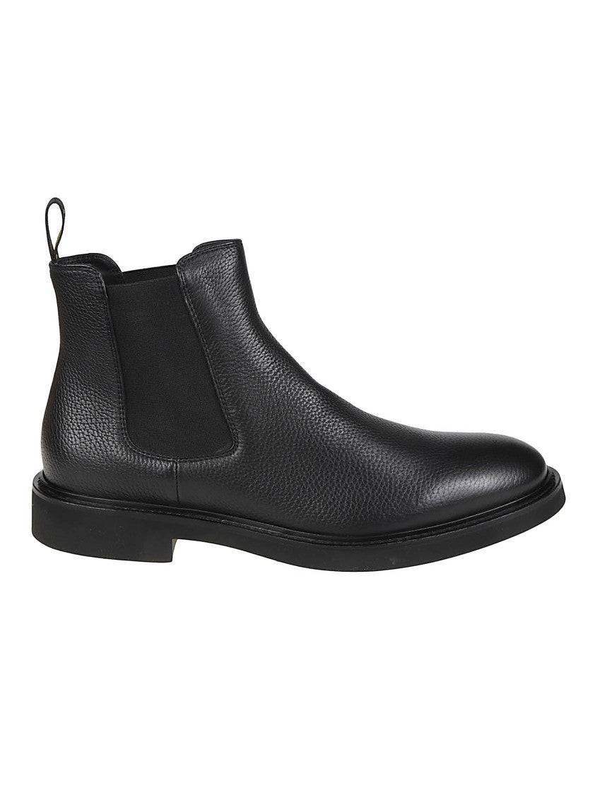 Doucal's Refined Black Beatles Calf Leather Ankle Boots