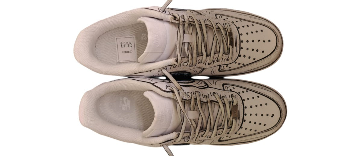 Nike Classic Low-Top Sneakers With Graphic Accents