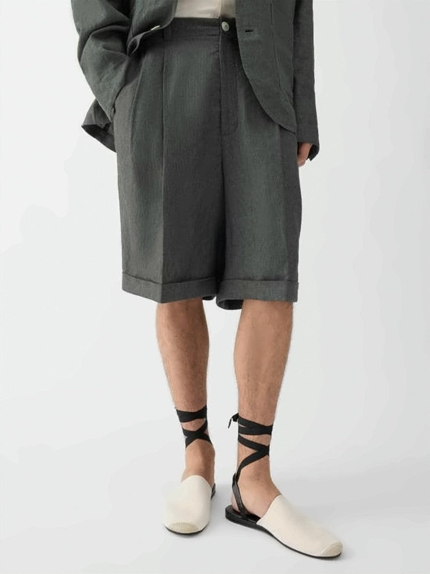 Jacquemus Relaxed Fit Pleated Bermuda Shorts With Cuffed Hem