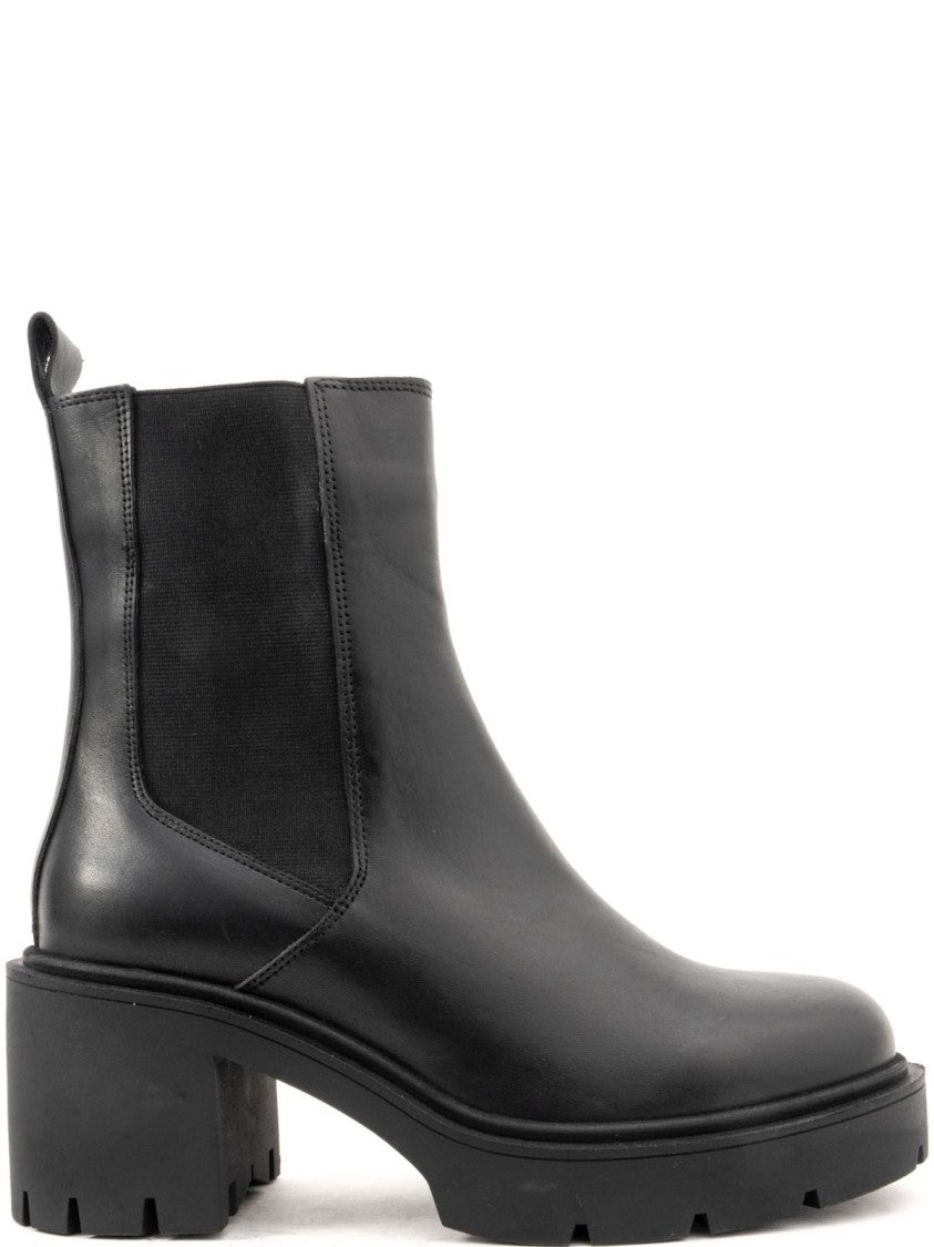 La Conte Closed Toe Ankle Boots With Sole