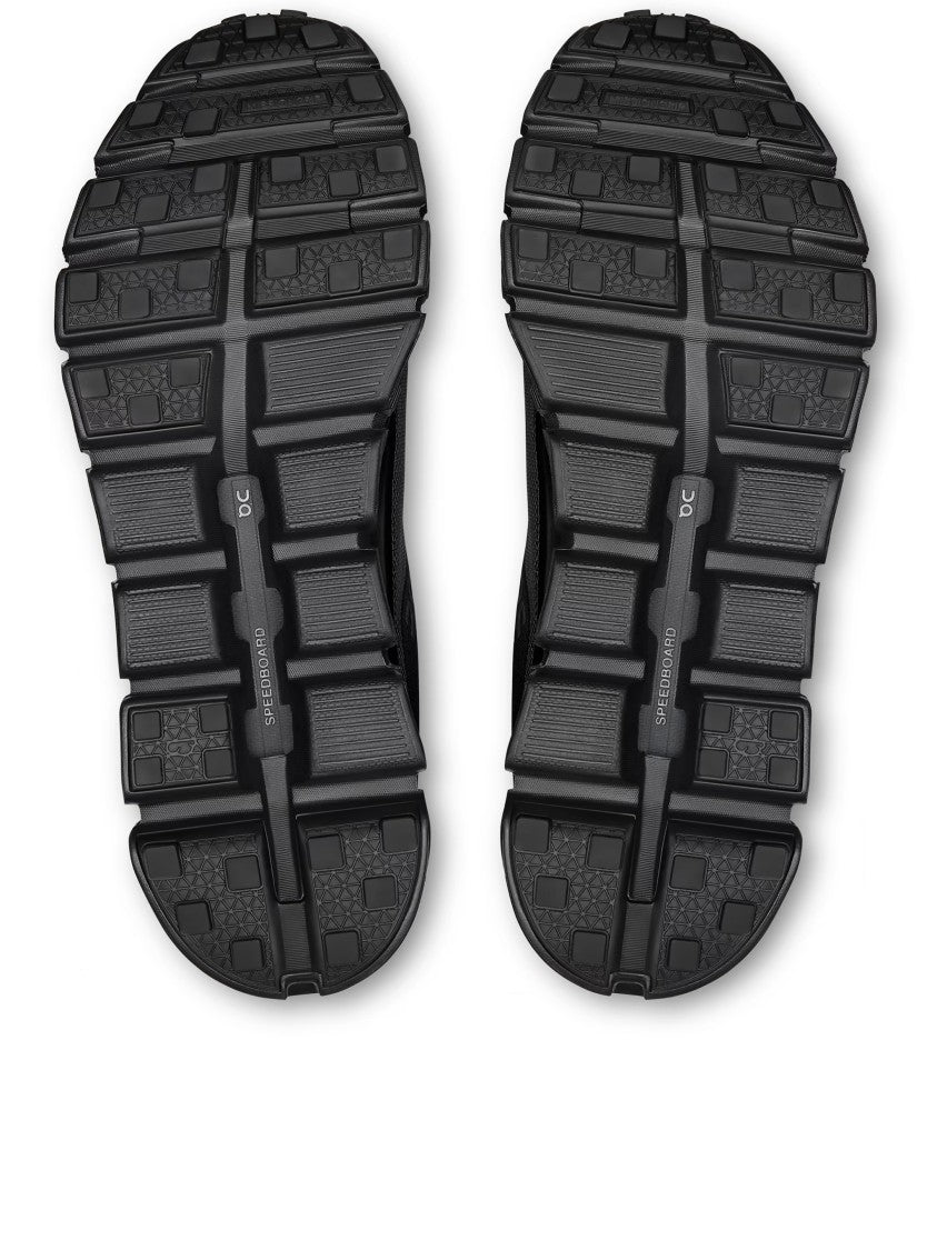 On Low-Profile Sport Shoes With Textured Sole And Quick-Lace System