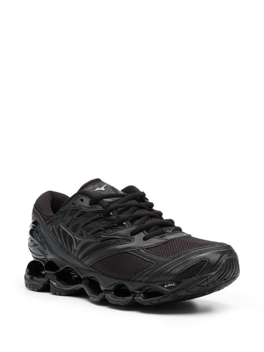 Mizuno Sculpted Black Sneakers With Mesh Upper And Glossy Accents