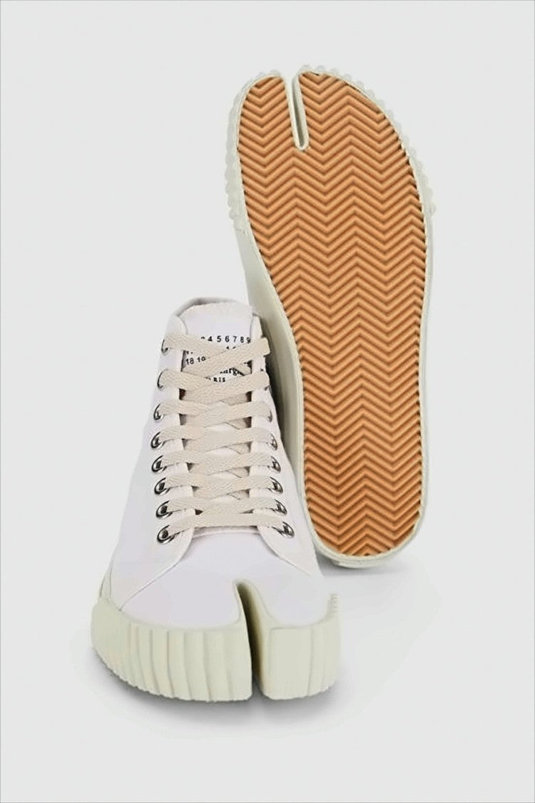 Maison Margiela High-Top Sneakers With Split-Toe Design And Circular Graphic