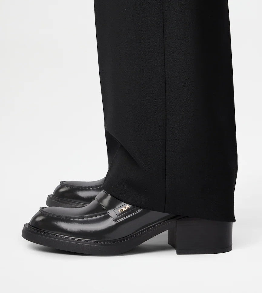 Tod's Refined Black Calfskin Loafers With Timeless Design