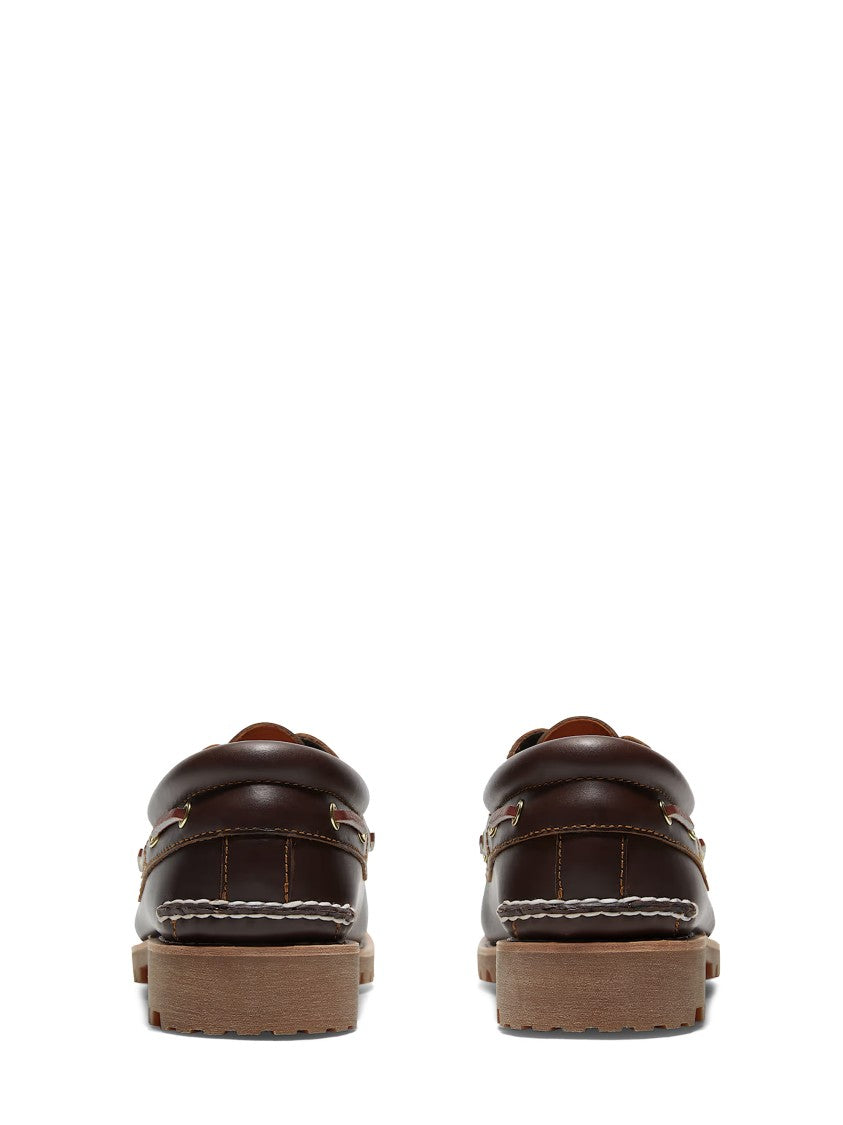 Timberland Classic Boat Shoes With Moc Toe Stitching